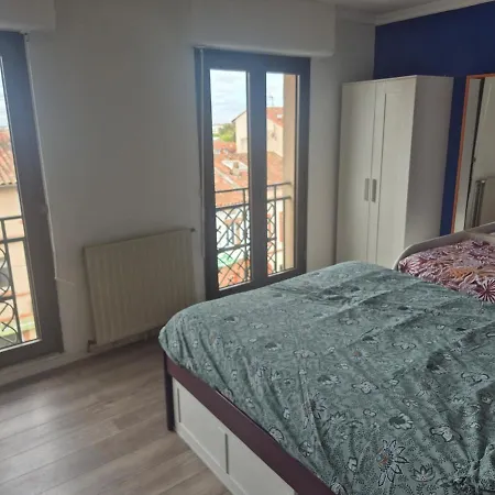T3, 65 M2, Proche De La Gare Et Des Commerces Apartment *