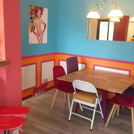 Apartament T3, 65 M2, Proche De La Gare Et Des Commerces *
