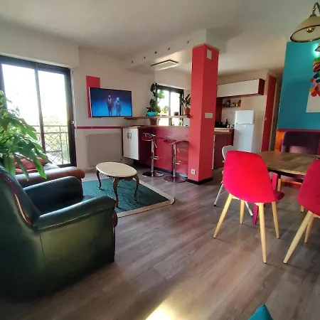 T3, 65 M2, Proche De La Gare Et Des Commerces